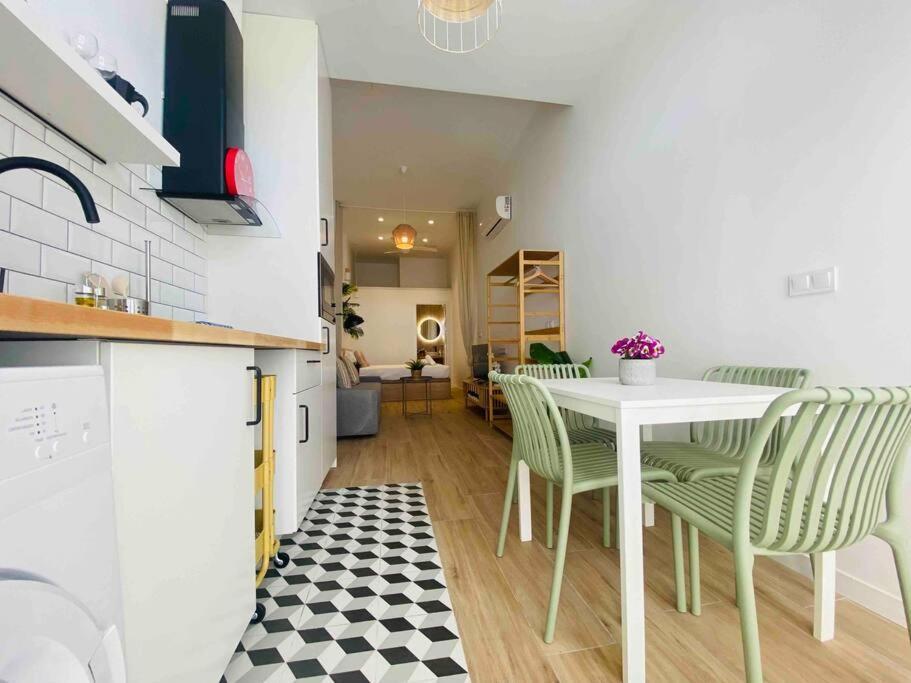 & Cozy Flat Close The Appartamento *