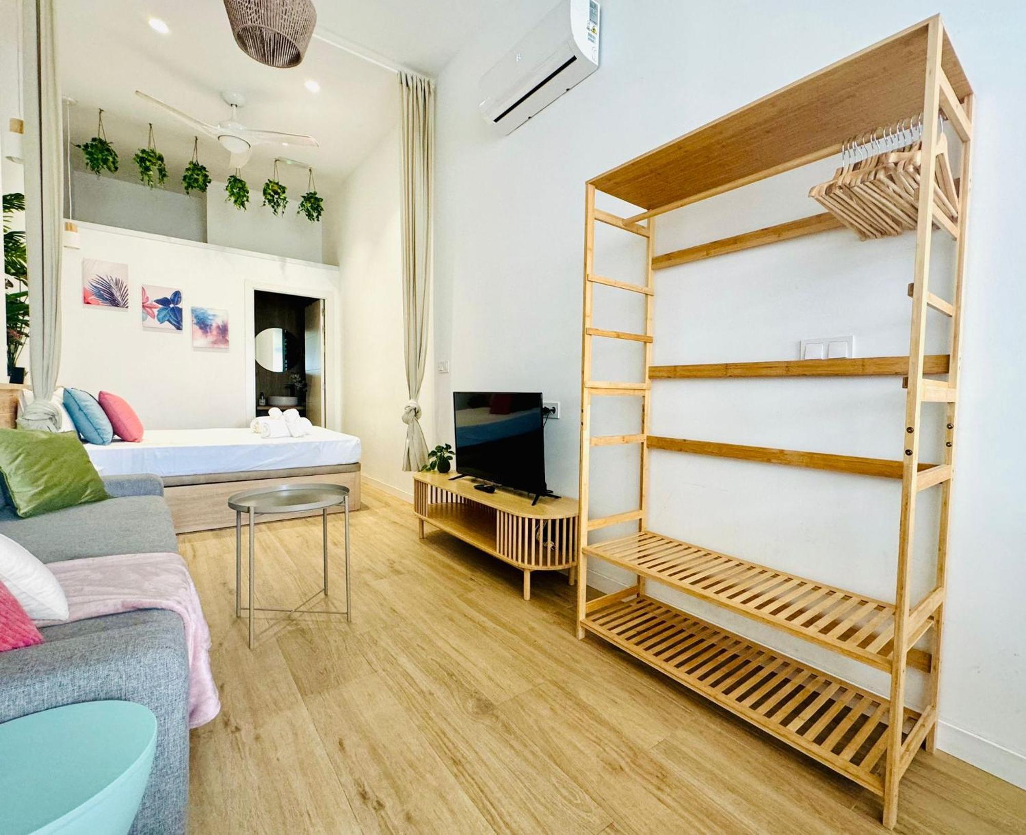 & Cozy Flat Close The * Valenza